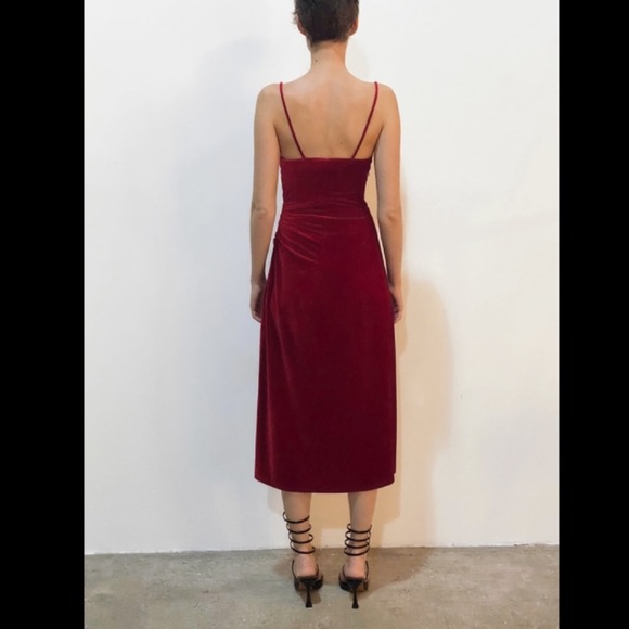 ZARA BLOGGERS FAV ELEGANT VELVET RED MIDI DRESS NEW WITH TAGS MEDIUM - Picture 8 of 9